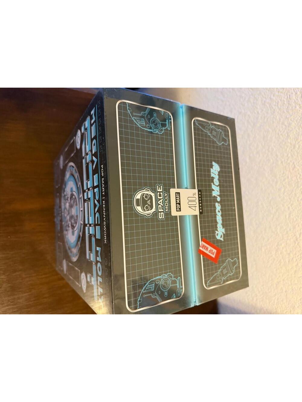 Mega Space Molly Robot Super Limited Only 500 Produced Worldwide Authentic- NEW! - Picture 4 of 9